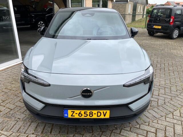Volvo EX30 Extend. Ultra 69 kWh Pano / Trekhaak