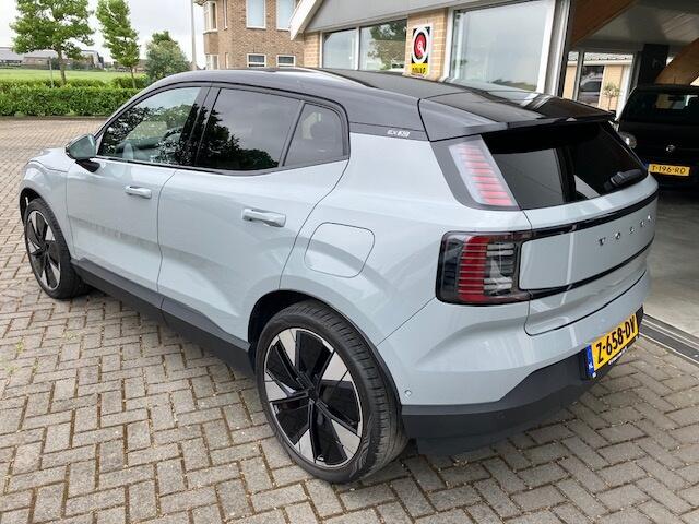 Volvo EX30 Extend. Ultra 69 kWh Pano / Trekhaak