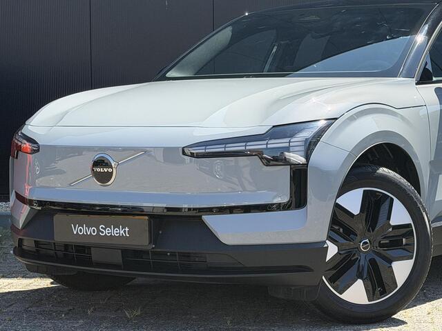 Volvo EX30 Single Motor Plus 51 kWh Camera / Stoel, Stuur verwarming / Adaptive cruise / Elek. Achterklep / Harman&Kardon /