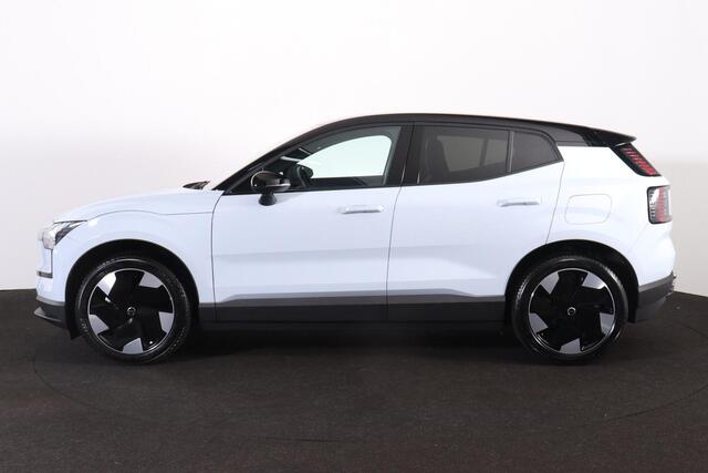 Volvo EX30 Extended Range Plus 69 kWh - Climate Pack - Adaptive Cruise Control - Parkeersensoren voor & achter - Extra getint glas - 19' LMV