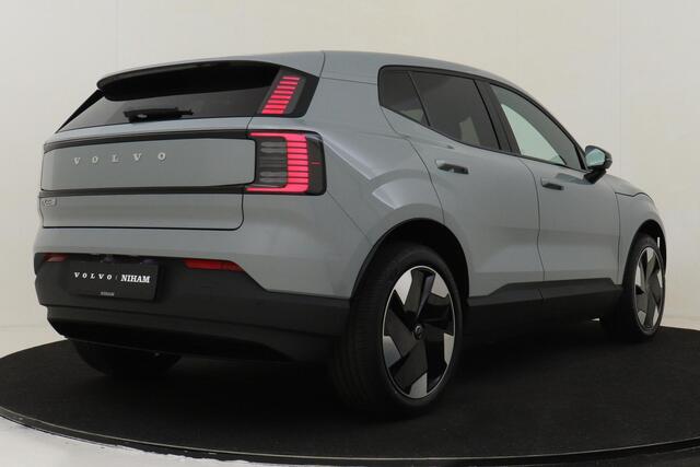 Volvo EX30 P5 LONG RANGE PLUS EUROPA 69 kWh -HARMAN/KARDON|CLIMATE|CHARCOAL|POWER-SEATS|CAMERA|KEYLESS|PRIVACY.GLAS|19"