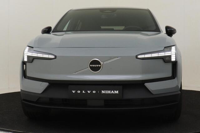 Volvo EX30 P5 LONG RANGE PLUS EUROPA 69 kWh -HARMAN/KARDON|CLIMATE|CHARCOAL|POWER-SEATS|CAMERA|KEYLESS|PRIVACY.GLAS|19"
