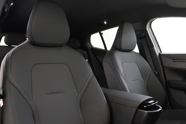 Volvo EX30 P5 LONG RANGE PLUS EUROPA 69 kWh -HARMAN/KARDON|CLIMATE|CHARCOAL|POWER-SEATS|CAMERA|KEYLESS|PRIVACY.GLAS|19"