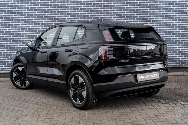 Volvo EX30 P3 Plus Europa | Google | Adaptieve Cruise Control | Keyless | Stoel-/Stuurverwarming | DAB | Draadloos Opladen Telefoon | Elek. Stoelen | Camera | LED Koplampen | Sfeerverlichting | Dodehoekdetectie | Park Assist | 18" LM