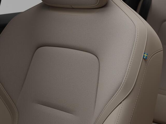 Volvo EX30 Cross Country P5 Long Range Plus Europa 69 kWh | Parkeercamera | Harman Kardon | Stoel- en stuurverwarming | Elektrische stoelen