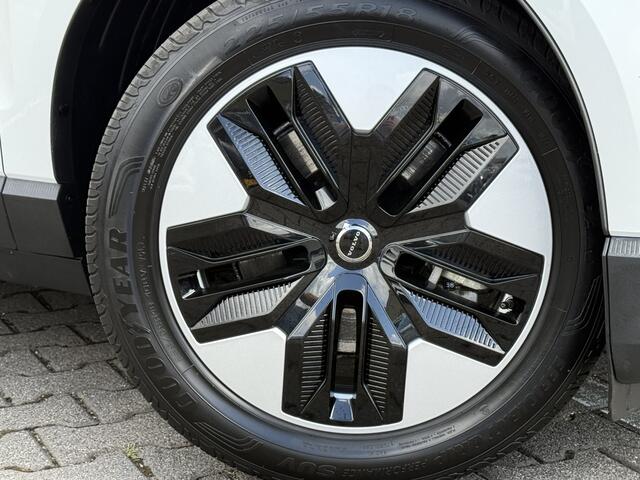 Volvo EX30 Single Motor Extended Range Core 69 kWh | ACC | Parelmoer | Camera | 18 inch