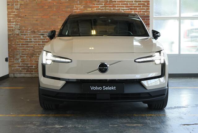 Volvo EX30 P5 Long Range Ultra Europa 69 kWh 36| 20" Lichtmetalen velgen | Harman Kardon Premium Audio | Stoelverwarming | Stuurwielverwarming | Google Infotainment | Panoramadak | 360° Parkeercamera | Parkeersensoren voor + achter