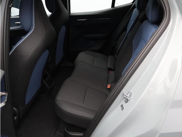Volvo EX30 Single Motor Plus 51 kWh / Stoel+Stuurverwarming / Harman Kardon / BLIS / Adaptive Cruise / Keyless Entry / Pilot Assist /