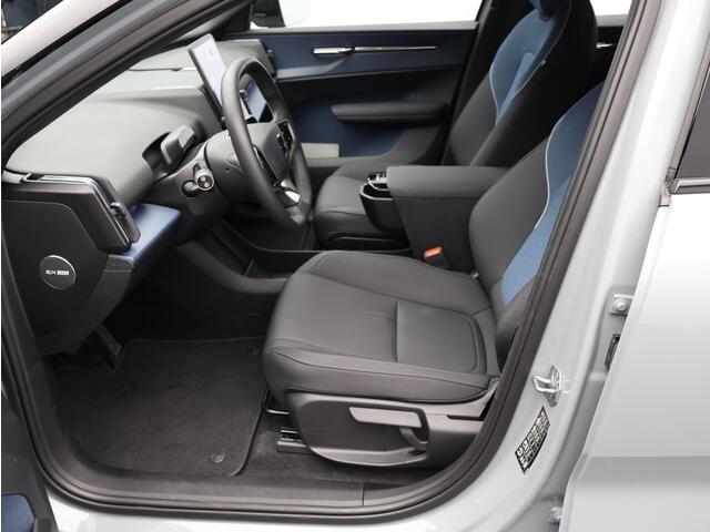 Volvo EX30 Single Motor Plus 51 kWh / Stoel+Stuurverwarming / Harman Kardon / BLIS / Adaptive Cruise / Keyless Entry / Pilot Assist /