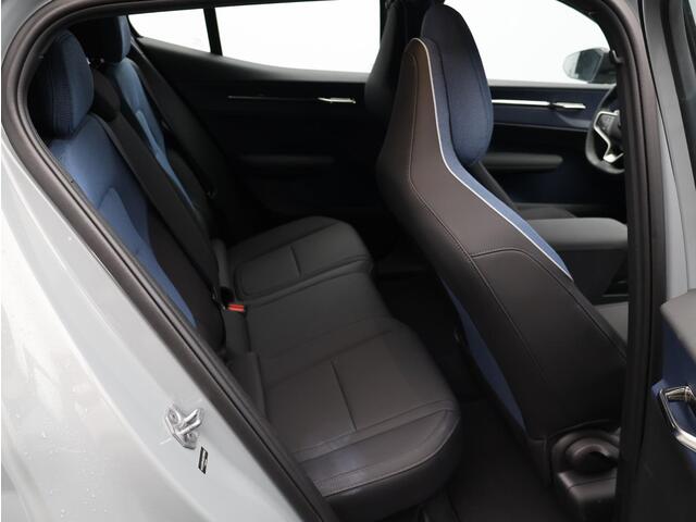 Volvo EX30 Single Motor Plus 51 kWh / Stoel+Stuurverwarming / Harman Kardon / BLIS / Adaptive Cruise / Keyless Entry / Pilot Assist /