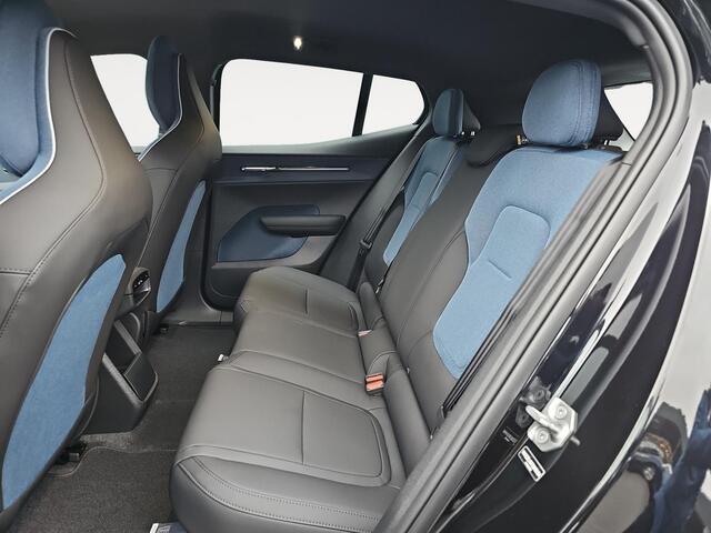 Volvo EX30 Single Motor Extended Range Plus 69 kWh | Harman/Kardon sound | Stoel & Stuur Verwarming | Apple Carplay/Android Auto