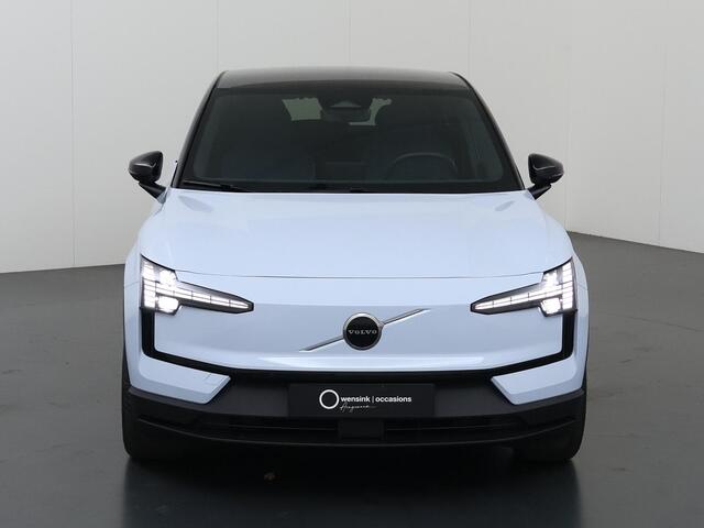 Volvo EX30 P5 Long Range electric Plus | HarmanKardon Audio| Stoel/Stuurwielverwarming | Dodehoekdetectie | 360 graden Camera |