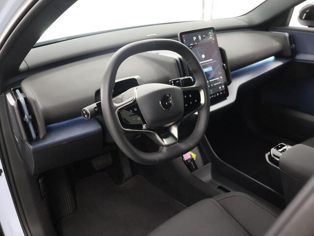 Volvo EX30 P5 Long Range electric Plus | HarmanKardon Audio| Stoel/Stuurwielverwarming | Dodehoekdetectie | 360 graden Camera |