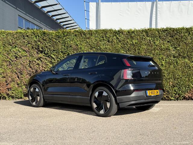 Volvo EX30 Single Motor Extended Range Plus 69 kWh | Blis | Trekhaak | Keyless | Cruise control | Harman / Kardon audio | Stoel/Stuur Verwarming