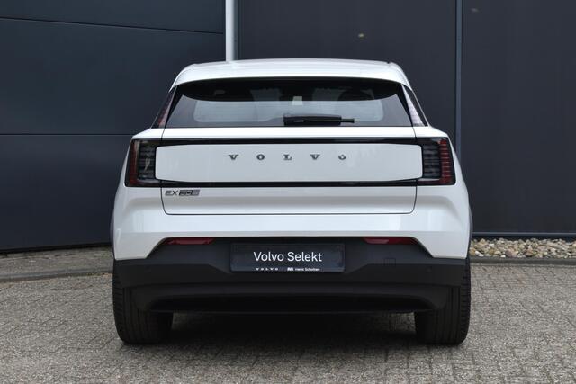 Volvo EX30 Single Motor Extended Range Plus 69 kWh | Google Navigatie | Stoel-/Stuurwielverwarming | Elektrisch verstelbare voorstoelen | Harman Kardon Soundbar | Keyless | Apple Carplay | Elektrische Achterklep | Parkeercamera Achter | Adaptieve Cruise Control | BLIS |