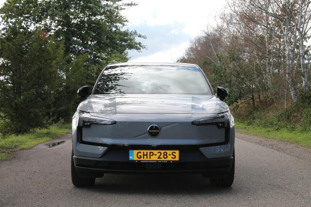 Volvo EX30 Single Motor Extended Range Plus 69 kWh | Carplay | Trekhaak | Warmtepomp