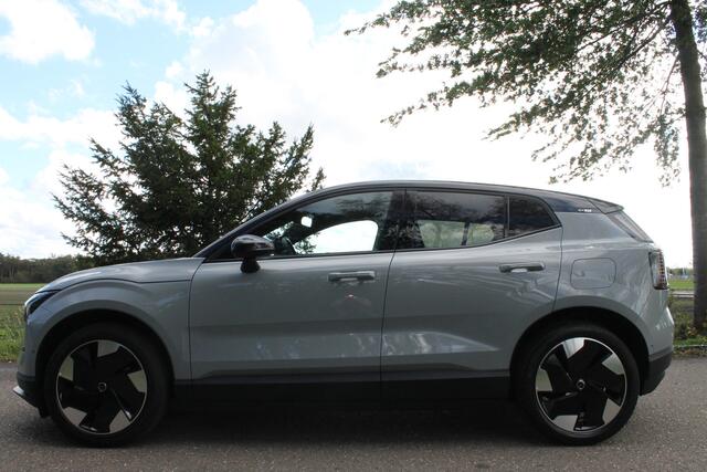 Volvo EX30 Single Motor Extended Range Plus 69 kWh | Carplay | Trekhaak | Warmtepomp