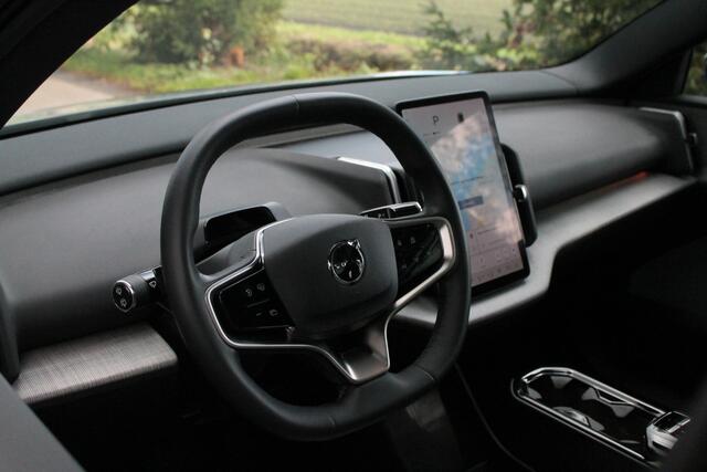 Volvo EX30 Single Motor Extended Range Plus 69 kWh | Carplay | Trekhaak | Warmtepomp