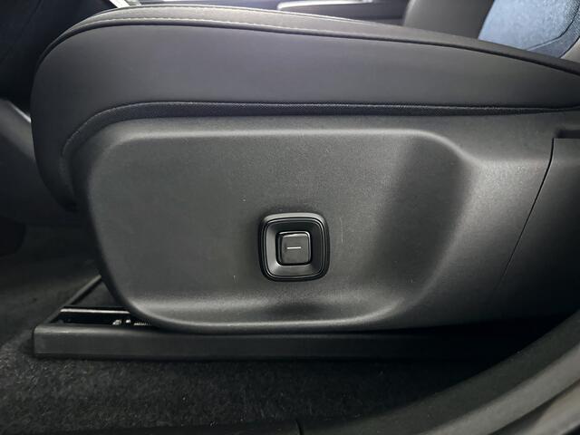 Volvo EX30 Single Motor Extended Range Plus 69 kWh | Parkeercamera | Harman Kardon | Stoel- en stuurverwarming | Elektrische stoelen | Trekhaak