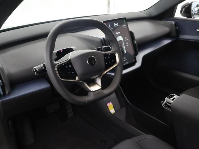Volvo EX30 Single Motor Extended Range Core 69kWh | Camera | Stoelverwarming | DAB | Apple CarPlay/Android Auto | Stuurverwarming | Rijassistentpakket | LED |