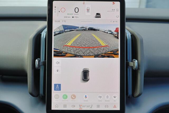 Volvo EX30 Single Motor Extended Range Plus Europa 69 kWh - Adaptive Cruise Control - Pilot Assist - Harman/Kardon audio - Parkeercamera achter - Elektrisch bedienbare voorstoelen - Verwarmde voorstoelen & stuur - Parkeersensoren voor & achter - Draadloze tel. lader - BLIS dodehoekassistentie - 20" LMV
