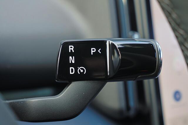 Volvo EX30 Single Motor Extended Range Plus Europa 69 kWh - Adaptive Cruise Control - Pilot Assist - Harman/Kardon audio - Parkeercamera achter - Elektrisch bedienbare voorstoelen - Verwarmde voorstoelen & stuur - Parkeersensoren voor & achter - Draadloze tel. lader - BLIS dodehoekassistentie - 20" LMV