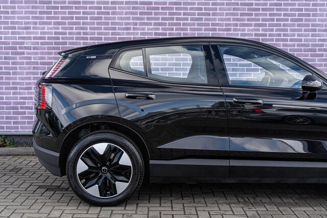 Volvo EX30 P3 Plus Europa 51 kWh | Stoel-/Stuurverwarming | Sfeerverlichting | Draadloos Opladen Telefoon | Camera | Elektisch bedienbare stoelen | Park Assist | DAB | LED Koplampen |