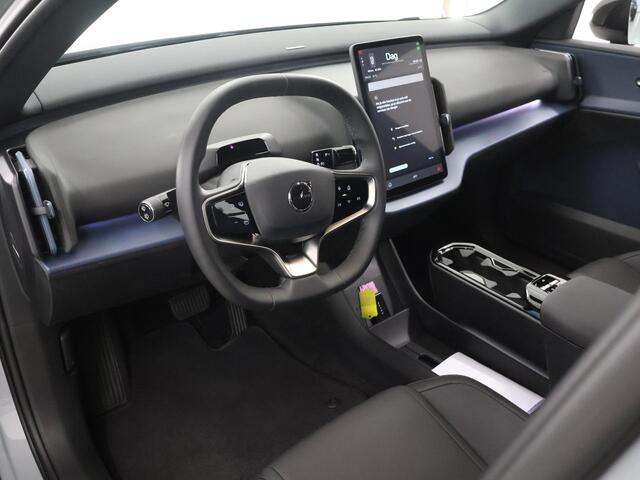 Volvo EX30 Single Motor Extended Range Plus 69 kWh | Camera | Harman/Kardon | Cruise Control | Climate Control | Ele. kofferdeksel | LED | Apple CarPlay/Android Auto | BLIS |