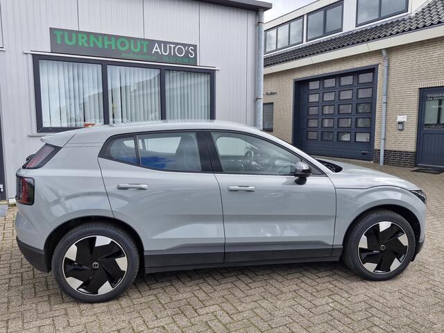 Volvo EX30 Single Motor Extended Range Plus 69 kWh | Warmte pomp | Stoelen en stuur verwarmd | camera achter | Electrische achterklep | Harman en Kardon | Elektrische stoelen