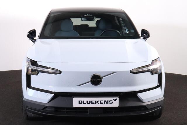 Volvo EX30 Performance Ultra 69 kWh - 360º Camera - Harman/Kardon audio - Verwarmde voorstoelen & stuur - Parkeersensoren voor & achter - Extra getint glas - 20' LMV