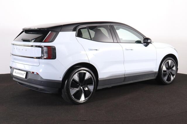Volvo EX30 Performance Ultra 69 kWh - 360º Camera - Harman/Kardon audio - Verwarmde voorstoelen & stuur - Parkeersensoren voor & achter - Extra getint glas - 20' LMV