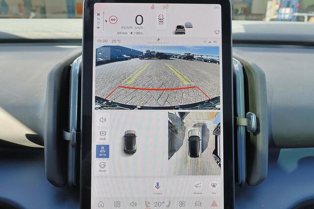 Volvo EX30 Performance Ultra 69 kWh - 360º Camera - Harman/Kardon audio - Verwarmde voorstoelen & stuur - Parkeersensoren voor & achter - Extra getint glas - 20' LMV