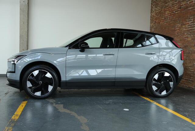 Volvo EX30 Single Motor Extended Range Plus 69 kWh | Stoel en Stuurwielverwarming | Harman Kardon Premium Audio | Keyless Entry | 19" Lichtmetalen Velgen| Zwart Dak | Google Infotainment | Achteruitrijcamera | Parkeersensoren voor + achter |
