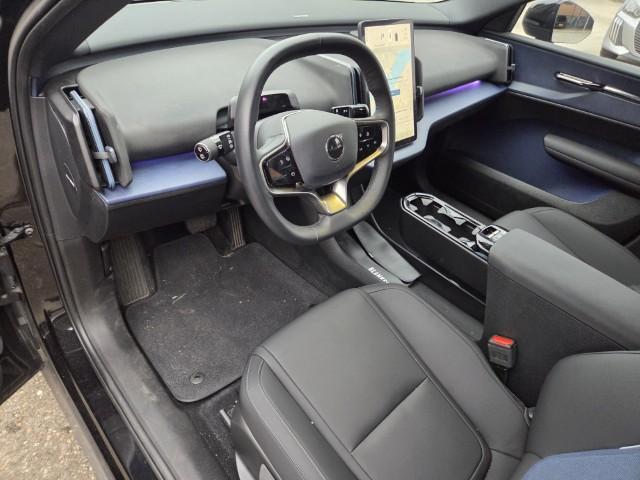 Volvo EX30 Single Motor Extended Range Plus 69 kWh | Stoel en Stuurverwarming | Adaptieve Cruise Control | BLIS | DAB+ | Keyless Entry | Parkeercamera |