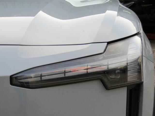 Volvo EX30 EXTENDED CORE 69 KWH / Trekhaak / Camera / BOVAG garantie