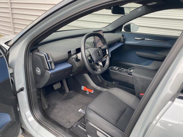 Volvo EX30 Single Motor Extended Range Plus 69 kWh / Trekhaak / Achteruitrijcamera / Harman/Kardon /