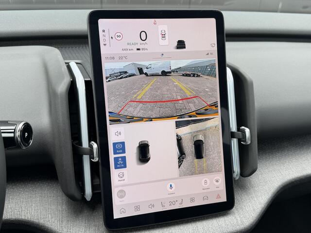 Volvo EX30 Cross Country P5 Long Range Plus 69 kWh Elek. stoelen / 360 Camera / Elek. achterklep / Stoel, stuur verwarming / Adaptive cruise /