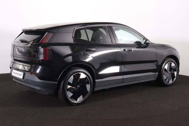 Volvo EX30 Extended Range Ultra 69 kWh - Panoramadak - Climate Pack - 360º Camera - Harman/Kardon audio - Parkeersensoren voor & achter - Elektrisch verstelbare voorstoelen - Extra getint glas - 19' LMV