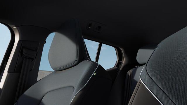 Volvo EX30 P5 PLUS 51 kWh -HARMAN/KARDON|CLIMATE|POWER-SEATS|KEYLESS|PRIVACY.GLAS|18"|SoH:100%