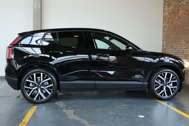Volvo EX30 P5 Long Range Plus Black Edition Europa 69 kWh | Harman Kardon Premium Audio | 360º Visual Park Camera | Elektrisch Verstelbare Voorstoelen | Stoel/Stuurverwarming |