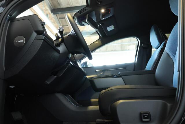 Volvo EX30 P5 Long Range Plus Black Edition Europa 69 kWh | Harman Kardon Premium Audio | 360º Visual Park Camera | Elektrisch Verstelbare Voorstoelen | Stoel/Stuurverwarming |