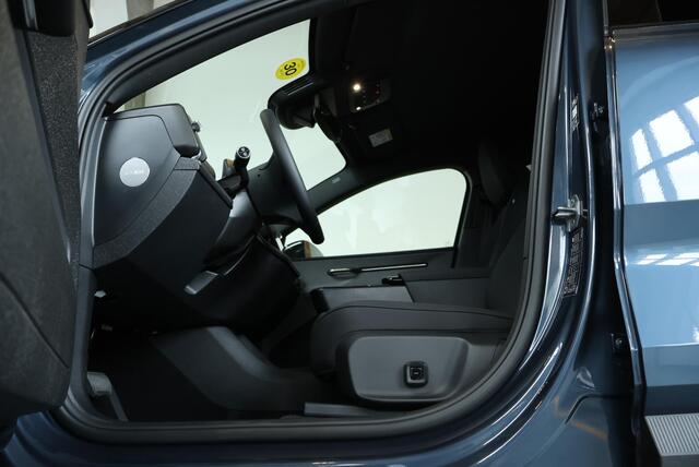 Volvo EX30 P5 Long Range Plus Black Edition Europa 69 kWh | 20" Y-Spaaks Wielen | Elektrisch Verstelbare Voorstoelen | Stoel/Stuurverwarming | Extra Getint Glas | Harman Kardon Premium Audio | Phone as Key |