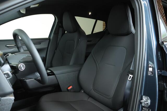 Volvo EX30 P5 Long Range Plus Black Edition Europa 69 kWh | 20" Y-Spaaks Wielen | Elektrisch Verstelbare Voorstoelen | Stoel/Stuurverwarming | Extra Getint Glas | Harman Kardon Premium Audio | Phone as Key |