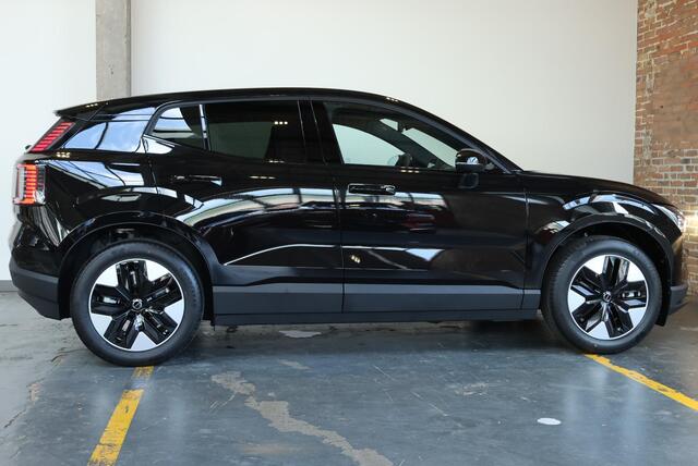 Volvo EX30 P5 Long Range Plus Europa 69 kWh | Elektrisch Verstelbare Voorstoelen | Stoel/Stuurverwarming | Phone As Key | Harman Kardon Premium Audio | Extra Getint Glas | Google Infotainment | Achteruitrijcamera |