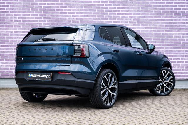 Volvo EX30 P5 Long Range Plus Black Edition Europa 69 kWh | Black Interieur | 20" | Elektrische voorstoelen | Stoel & Stuurverwarming | Harman/Kardon |