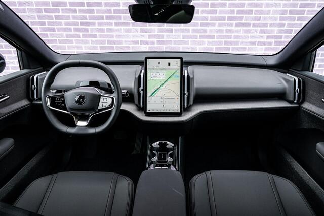 Volvo EX30 P5 Long Range Plus Black Edition Europa 69 kWh | Black Interieur | 20" | Elektrische voorstoelen | Stoel & Stuurverwarming | Harman/Kardon |