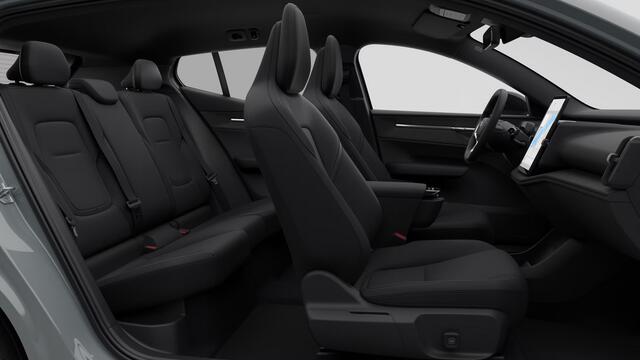 Volvo EX30 P5 Long Range Plus Black Edition Europa 69 kWh | 272PK | Stoel/Stuur verwarming | Harman/Kardon | 20" Velgen | Extra Getint Glas | Adaptive Cruise | Camera | Elektrisch Verstelbare Stoelen |