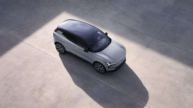 Volvo EX30 P5 Long Range Plus Black Edition Europa 69 kWh | 272PK | Stoel/Stuur verwarming | Harman/Kardon | 20" Velgen | Extra Getint Glas | Adaptive Cruise | Camera | Elektrisch Verstelbare Stoelen |