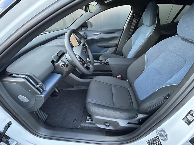 Volvo EX30 Cross Country P5 Long Range Plus Europa 69 kWh Elektrische stoelverstelling / Harman Kardon Audio / Elektr.bed. achterklep / parkeercamera achter