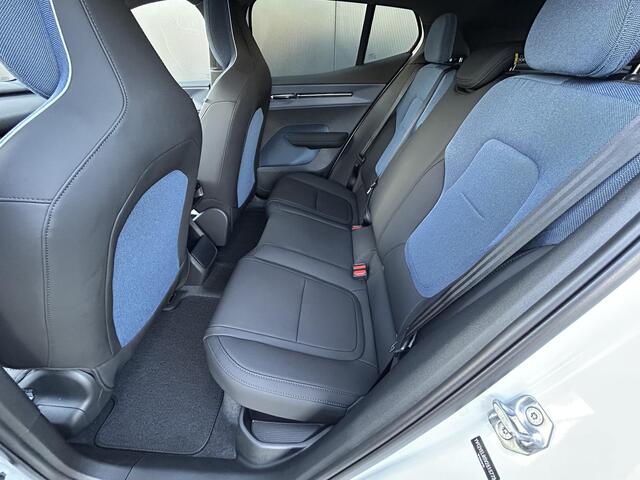 Volvo EX30 Cross Country P5 Long Range Plus Europa 69 kWh Elektrische stoelverstelling / Harman Kardon Audio / Elektr.bed. achterklep / parkeercamera achter